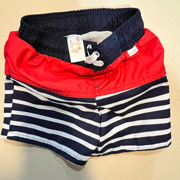EUC Boys 2T rash guard and swim trunks bundle - Picture 2 of 4